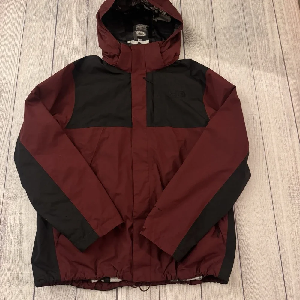 The North Face DryVent Hooded Waterproof Jacket Burgundy Black Men's Large